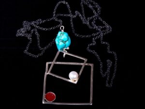 Χειροποίητο μοντέρνο ασημένιο κολιέ με πετράδια